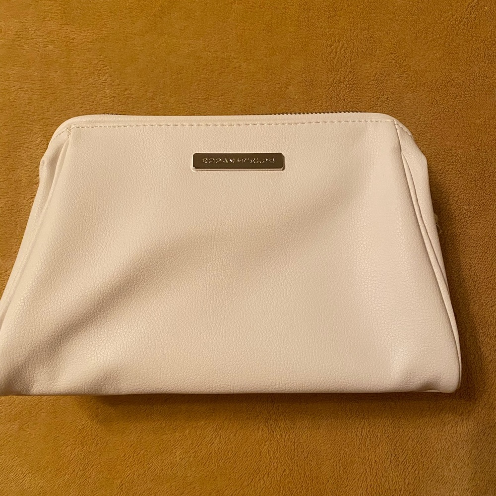NEW Rodan & Fields white make up travel bag